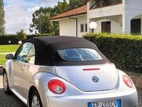 Usata VW New Beetle 105 CV (77 kW) 2005 Grigio Utilitaria
