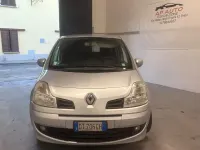 Usata Renault Modus Dynamique 75 CV (55 kW) 2009 Grigio Monovolume