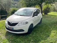 Usata Lancia Ypsilon 60 CV (44 kW) 2019 Bianco Utilitaria