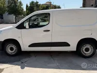 Usata Opel Combo 102 CV (75 kW) 2021 Bianco Monovolume