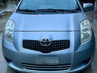 Usata Toyota Yaris 87 CV (63 kW) 2006 Grigio Utilitaria