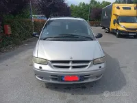 Usata Chrysler Voyager 116 CV (85 kW) 2000 Grigio Monovolume