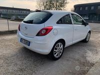 Usata Opel Corsa Enjoy 80 CV (58 kW) 2009 Bianco Utilitaria
