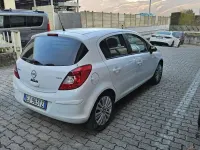 Usata Opel Corsa Edition 75 CV (55 kW) 2011 Bianco Utilitaria