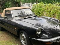 Usata Alfa Romeo Spider 128 CV (94 kW) 1984 Nero Cabrio