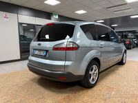 Usata Ford S-MAX Titanium 140 CV (102 kW) 2008 Grigio Monovolume