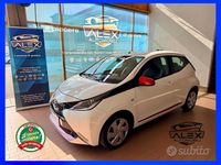 Usata Toyota Aygo 69 CV (50 kW) 2015 Bianco Utilitaria