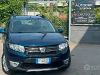Usata Dacia Sandero Stepway 90 CV (66 kW) 2016 Blu Berlina