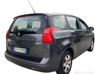 Usata Peugeot 5008 Family 112 CV (82 kW) 2011 Grigio Monovolume