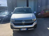 Usata VW Caravelle 150 CV (110 kW) 2023 Argento Furgone