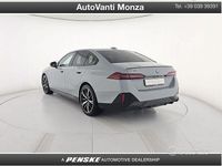 Usata BMW 520 M Sport 197 CV (144 kW) 2025 Grigio Berlina