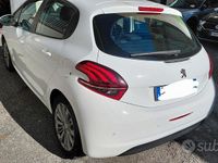 Usata Peugeot 208 Allure 82 CV (60 kW) 2016 Bianco Utilitaria