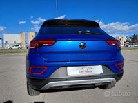 Usata VW T-Roc Life 150 CV (110 kW) 2022 Blu SUV