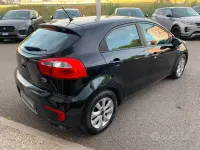 Usata Kia Rio Active 75 CV (55 kW) 2015 Nero Berlina