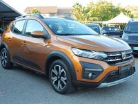 Usata Dacia Sandero Essentiel 101 CV (74 kW) 2021 Oro Berlina