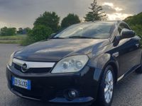 Usata Opel Tigra 69 CV (50 kW) 2006 Nero Cabrio