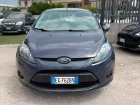 Usata Ford Fiesta 82 CV (60 kW) 2012 Blu Berlina