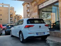 Usata VW Golf VIII Life 116 CV (85 kW) 2022 Bianco Berlina