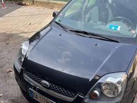 Usata Ford Fiesta Ghia 79 CV (58 kW) 2006 Nero Utilitaria