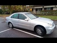 Usata Mercedes C220 147 CV (108 kW) 2000 Grigio Berlina