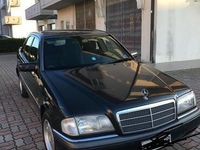 Usata Mercedes C180 122 CV (89 kW) 1995 Blu Berlina