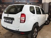 Usata Dacia Duster Lauréate 110 CV (80 kW) 2015 Bianco SUV