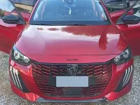 Usata Peugeot 208 101 CV (74 kW) 2024 Rosso Utilitaria