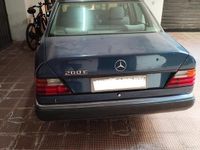 Usata Mercedes E200 1992 Blu Berlina