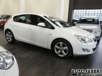 Usata Opel Astra Enjoy 95 CV (69 kW) 2011 Bianco(met.) Berlina