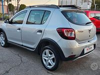 Usata Dacia Sandero Lauréate 90 CV (66 kW) 2016 Grigio Berlina