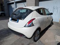 Usata Lancia Ypsilon Gold 69 CV (50 kW) 2015 Bianco Utilitaria