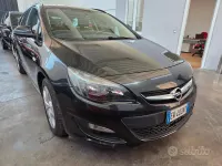 Usata Opel Astra 110 CV (80 kW) 2014 Nero Station wagon