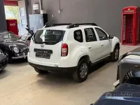 Usata Dacia Duster Lauréate 114 CV (83 kW) 2015 Bianco pastello SUV