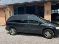 Usata Chrysler Voyager 141 CV (103 kW) 2002 Nero Monovolume