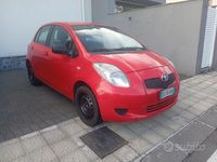 Usata Toyota Yaris Sol 69 CV (50 kW) 2007 Rosso Utilitaria