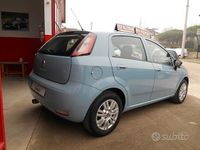 Usata Fiat Punto Lounge 69 CV (50 kW) 2015 Blu Berlina