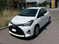 Usata Toyota Yaris Active 69 CV (50 kW) 2015 Bianco Utilitaria