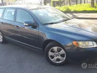 Usata Volvo V70 175 CV (128 kW) 2009 Bluazzurro Station wagon