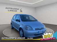 Usata Toyota Yaris Sol 68 CV (50 kW) 2000 Grigio Berlina
