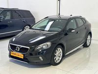 Usata Volvo V40 Business Edition 120 CV (88 kW) 2017 Nero Berlina