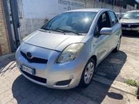 Usata Toyota Yaris Sol 100 CV (73 kW) 2009 Grigio Berlina