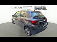 Usata Toyota Yaris Lounge 90 CV (66 kW) 2016 Grigio scuro Berlina