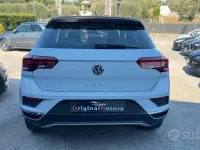 Usata VW T-Roc Style 116 CV (85 kW) 2019 Grigio SUV