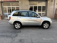 Usata Toyota RAV4 Sol 116 CV (85 kW) 2004 Argento SUV