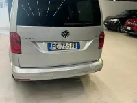 Usata VW Caddy Highline 102 CV (75 kW) 2017 Grigio Monovolume