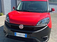 Usata Fiat Doblò Lounge 120 CV (88 kW) 2019 Rosso Monovolume