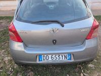 Usata Toyota Yaris Sol 87 CV (63 kW) 2006 Argento Berlina