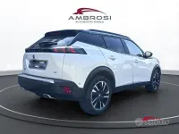 Usata Peugeot 2008 GT 131 CV (96 kW) 2021 Bianco SUV