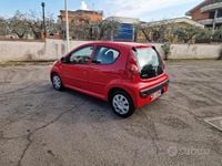 Usata Peugeot 107 68 CV (50 kW) 2009 Rosso Utilitaria