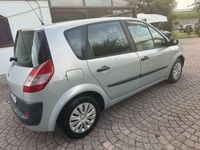 Usata Renault Scénic II Dynamique 82 CV (60 kW) 2004 Argento Monovolume